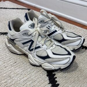 New Balance 9060 White and Navy Athletic Shoes Mens 8.5 Women’s  10